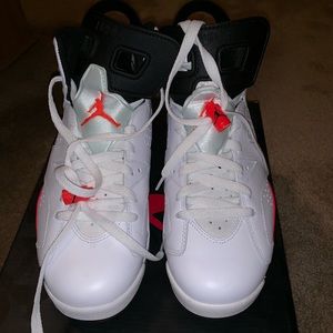Retro 6 White/Infrared-Black